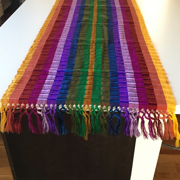 Decorative table runner - Picture 1 of 3